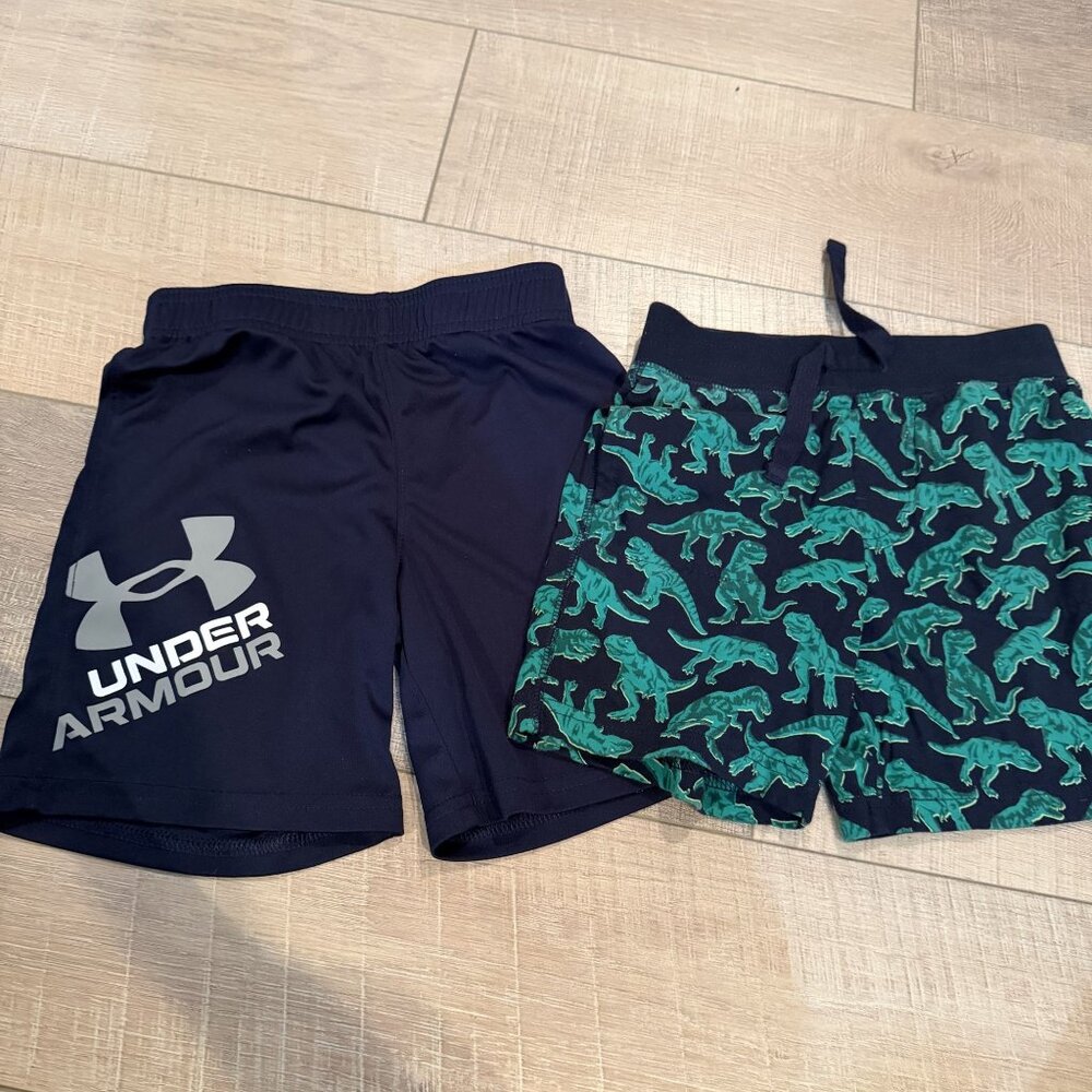 UNDER ARMOUR GAP BOYS SIZE 5 PLAY SHORTS BLUE DINASOUR